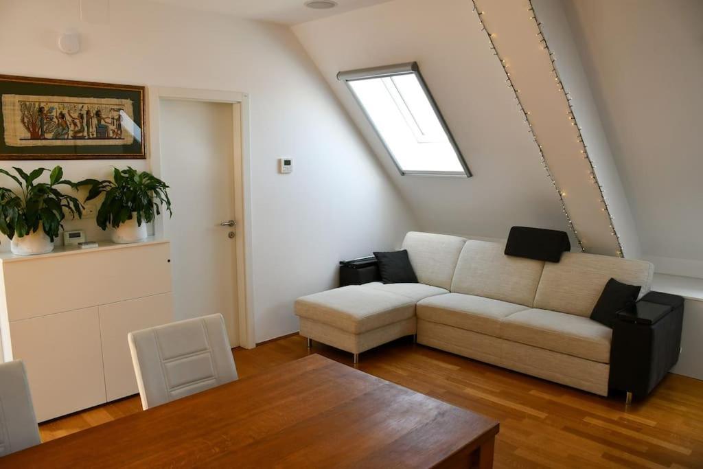 Stairway To Ljubljana Apartment Buitenkant foto